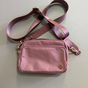Lululemon Everywhere Crossbody Bag 2L Metal Hardware